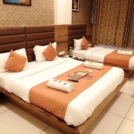 Hotel Golden City Vadodara Extérieur photo