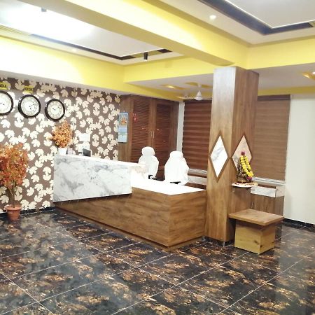 Hotel Golden City Vadodara Extérieur photo