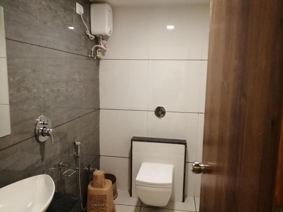 Hotel Golden City Vadodara Extérieur photo