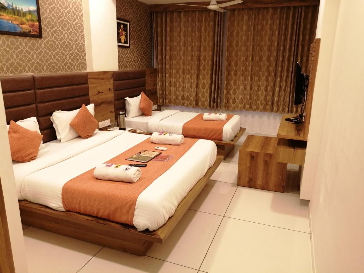 Hotel Golden City Vadodara Extérieur photo