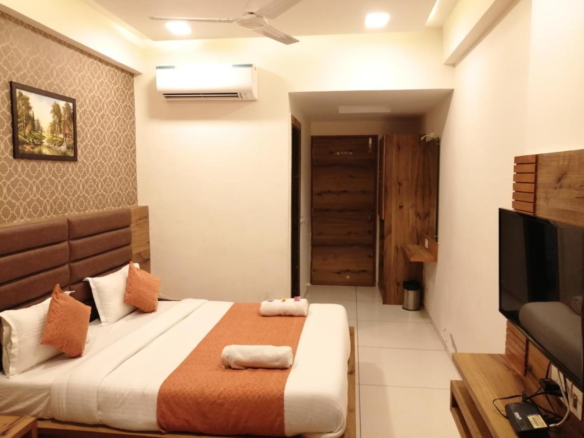 Hotel Golden City Vadodara Extérieur photo