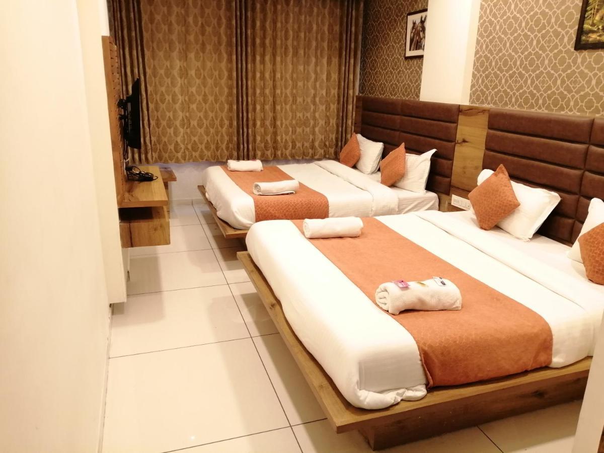 Hotel Golden City Vadodara Extérieur photo