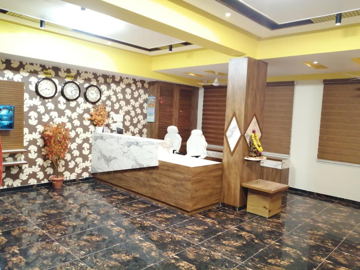 Hotel Golden City Vadodara Extérieur photo